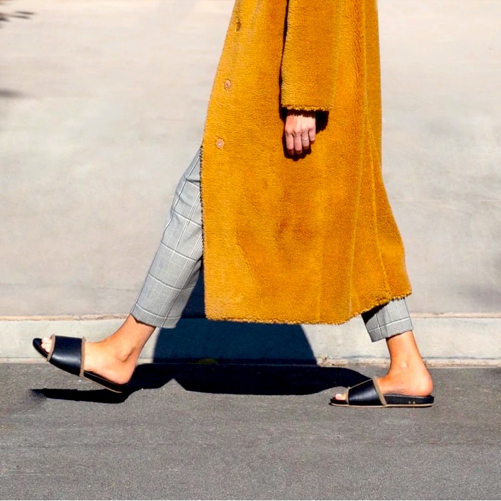 Beek Gallito black shearling slide sandal